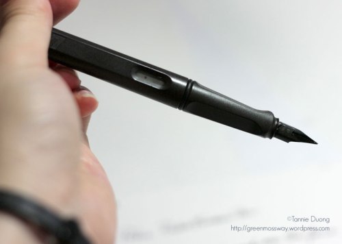 Lamy Safari. There is a small indicator hole that lets you know when your ink is about to run out.